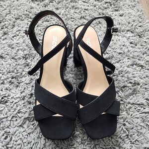 NWOB Black Platform Heels